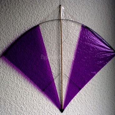 Segel: geätzt
Segelmaterial: Polypropylen
Bogenstab: Carbon 1,6 mm
Mittelstab: Bambus geschnitzt
Gesamtgewicht: 10,5 g Segel: geätzt
Segelmaterial: Polypropylen
Bogenstab: Carbon 1,6 mm
Mittelstab: Bambus geschnitzt
Gesamtgewicht: 10,5 g